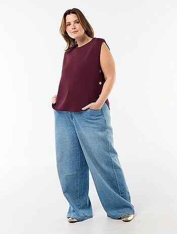 Camisola sem mangas com botões dourados na lateral