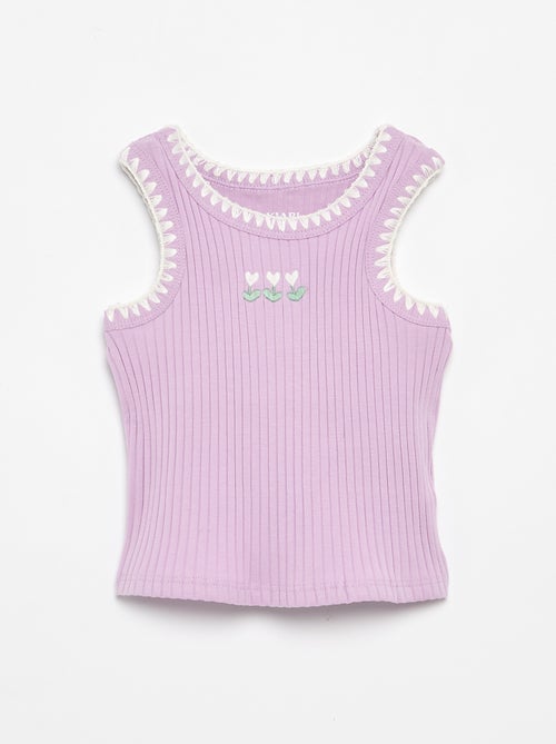 Camisola sem mangas em canelado com bordados nas cavas - Kiabi