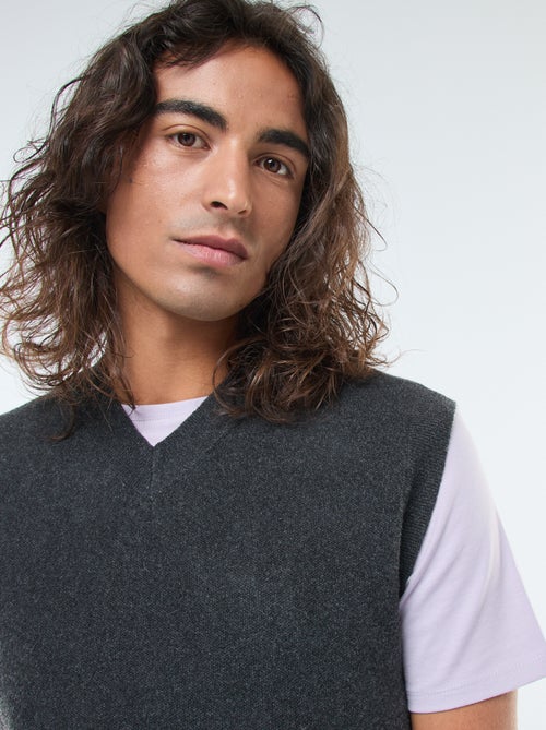 Camisola sem mangas em malha tricô e gola em V - Kiabi