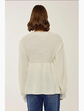 Camisola sliced com decote em v e detalhe com atilho hiccup