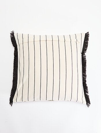 Capa de almofada estampada com franjas