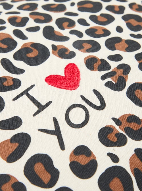 Capa de almofada leopardo Agathe Sorlet x Kiabi - 45 x 45 cm - Kiabi Capa de almofada leopardo Agathe Sorlet x Kiabi - 45 x 45 cm - Kiabi