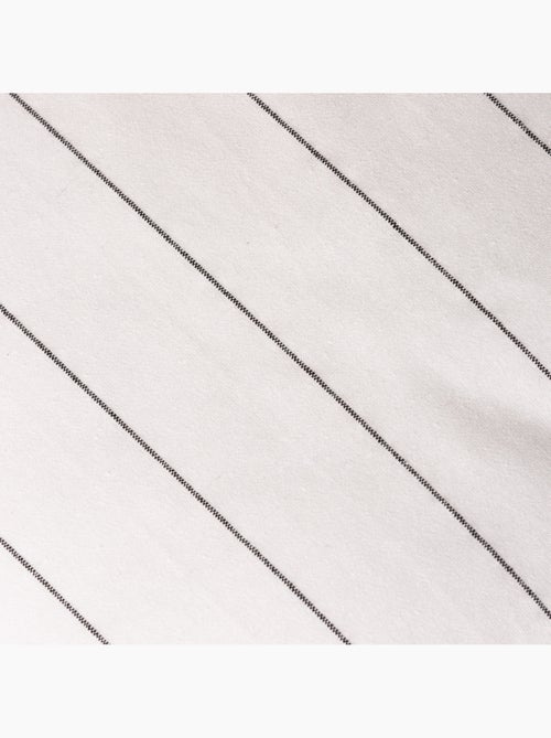 Capa de almofada quadrada às riscas em relevo - Gamusi. - Kiabi