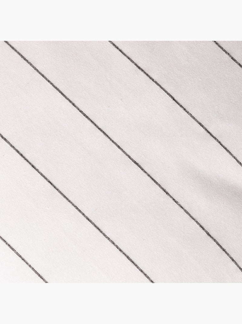 Capa de almofada quadrada às riscas em relevo - Gamusi. Branco - Kiabi