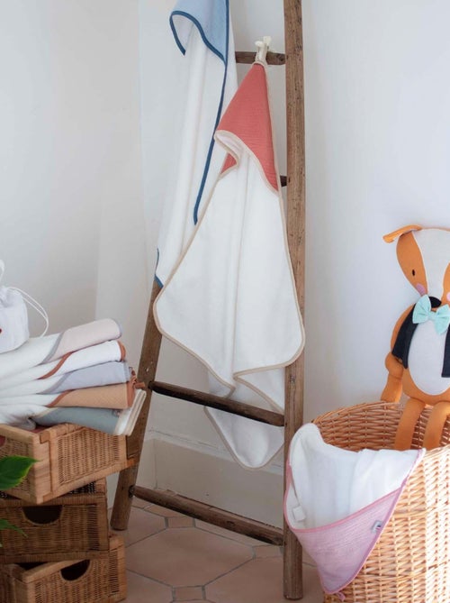 Capa de banho para bebé em gaze de algodão e bambu | sevira kids - Kiabi Capa de banho para bebé em gaze de algodão e bambu | sevira kids - Kiabi
