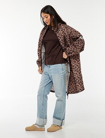 Capa de chuva impermeável com detalhes refletores