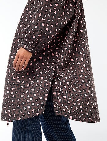 Capa de chuva repelente à água com capuz