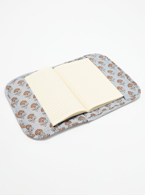Capa para caderno - Kiabi Home - Kiabi Capa para caderno - Kiabi Home - Kiabi