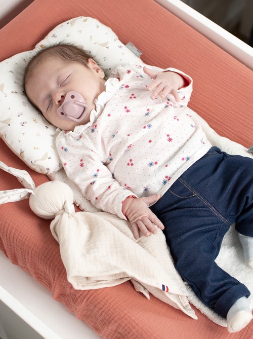 Capa para colchão de muda bebé + tapete em gaze de algodão | sevira kids - Kiabi Capa para colchão de muda bebé + tapete em gaze de algodão | sevira kids - Kiabi