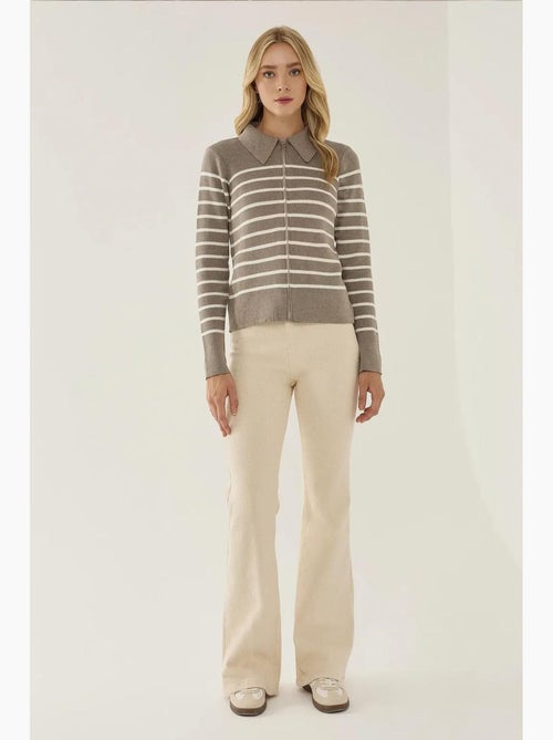 Cardigan às riscas com fecho e gola de camisa hiccup - Kiabi Cardigan às riscas com fecho e gola de camisa hiccup - Kiabi