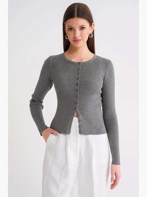 Cardigan canelado slim fit com botões mixray - Kiabi Cardigan canelado slim fit com botões mixray - Kiabi
