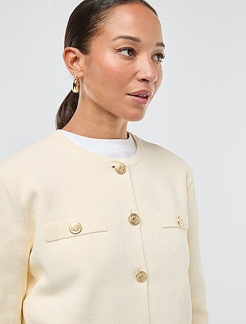 Cardigan com botões dourados em malha texturizada