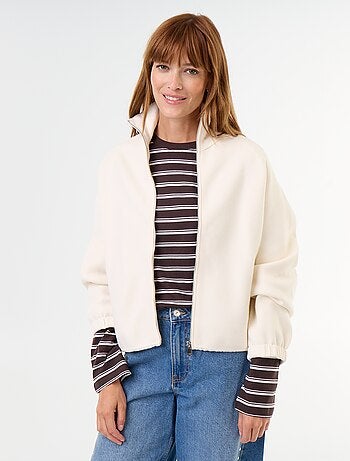 Cardigan com fecho e gola alta
