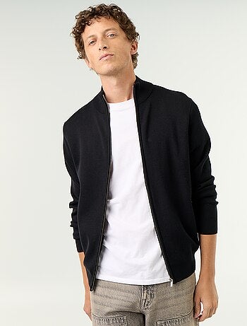 Cardigan com fecho e gola alta