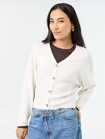 Cardigan cropped com botões