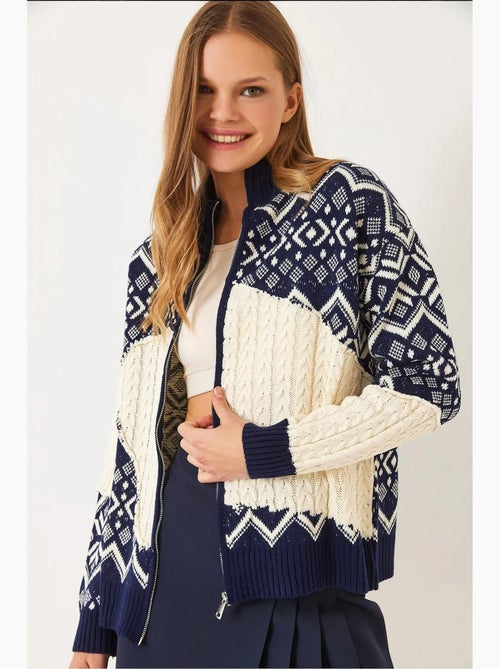 Cardigan de malha jacquard com fecho lucci - Kiabi Cardigan de malha jacquard com fecho lucci - Kiabi