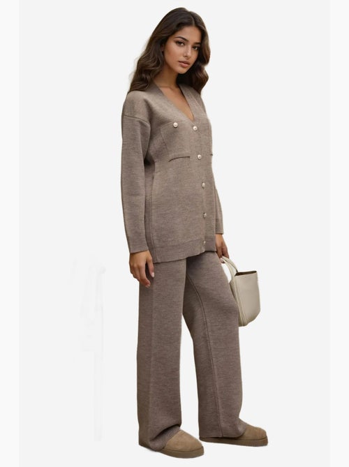 Cardigan em malha com decote em v e calças largas de cintura subida hiccup - Kiabi
