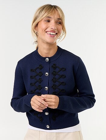 Cardigan estilo militar com galões decorativos