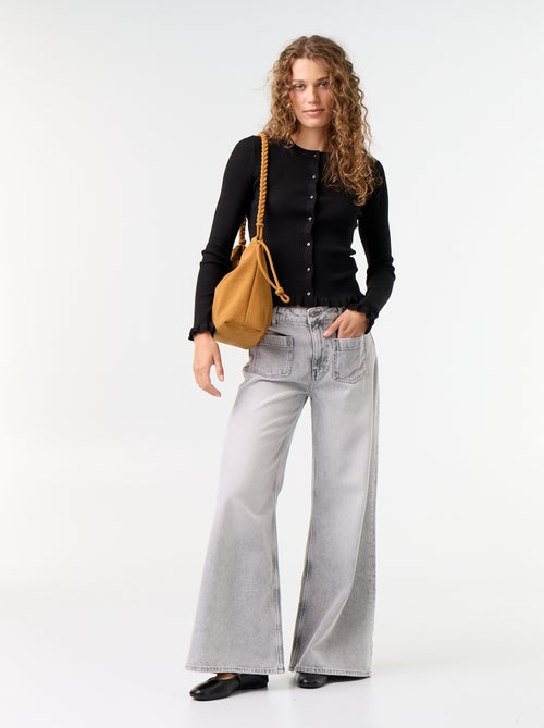 Cardigan liso canelado com acabamentos em folhos - Kiabi Cardigan liso canelado com acabamentos em folhos - Kiabi