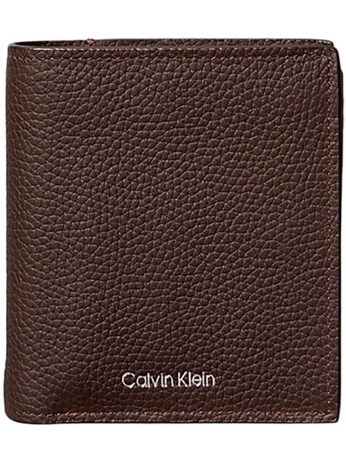 Carteira Masculina Castanha Calvin Klein Jeans Foil Emboss - Kiabi Carteira Masculina Castanha Calvin Klein Jeans Foil Emboss - Kiabi