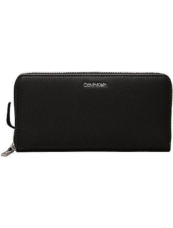 Carteira preta feminina calvin klein jeans com fecho de correr