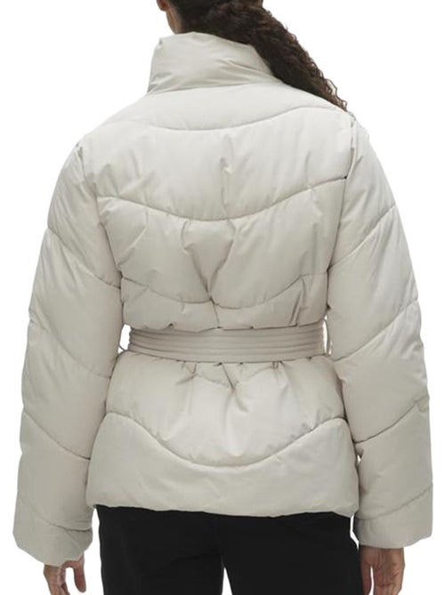 Casaco Acolchoado Bege para Mulher Vero Moda Wave - Kiabi Casaco Acolchoado Bege para Mulher Vero Moda Wave - Kiabi