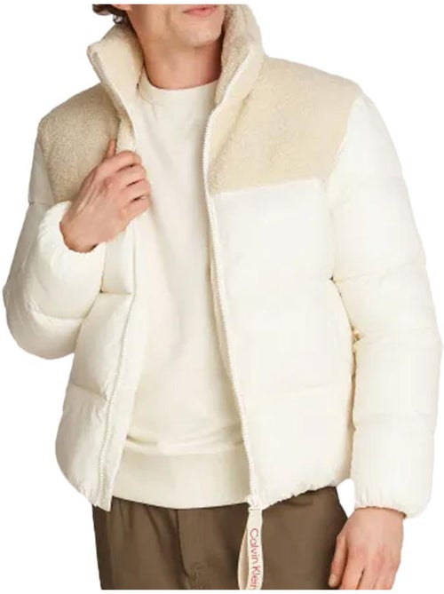 Casaco acolchoado branco calvin klein sherpa para homem - Kiabi Casaco acolchoado branco calvin klein sherpa para homem - Kiabi