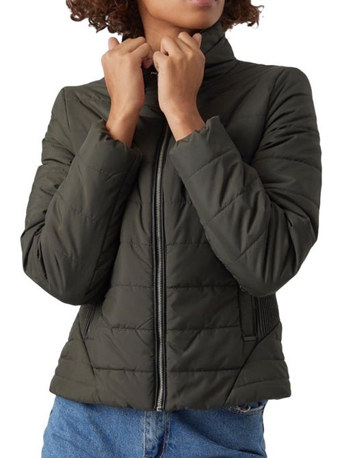 Casaco Acolchoado Cinzento Feminino Vero Moda Clarisa - Kiabi Casaco Acolchoado Cinzento Feminino Vero Moda Clarisa - Kiabi