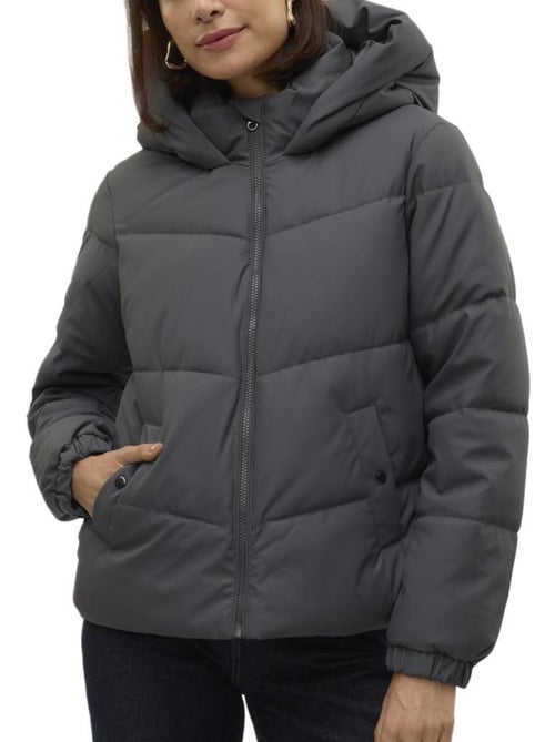 Casaco Acolchoado Cinzento Feminino Vero Moda Gretamia - Kiabi Casaco Acolchoado Cinzento Feminino Vero Moda Gretamia - Kiabi