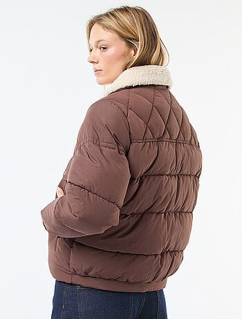 Casaco acolchoado com gola efeito ovelha