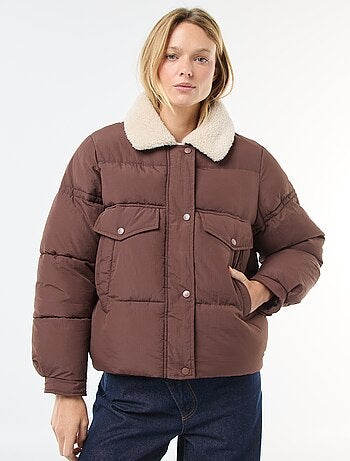 Casaco acolchoado com gola efeito ovelha