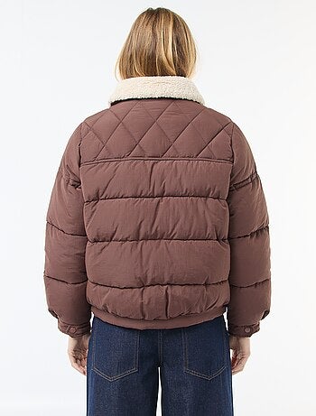 Casaco acolchoado com gola efeito ovelha