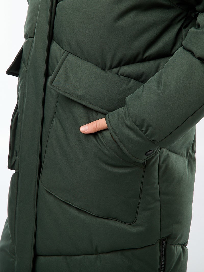 Casaco Acolchoado Comprido e Quente com Capuz Caqui - Kiabi