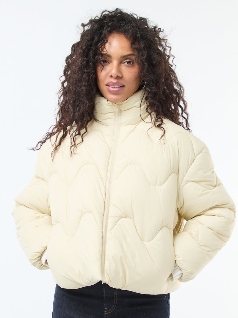 Casaco acolchoado curto com gola alta e bolsos forrados com polar Amarelo - Kiabi