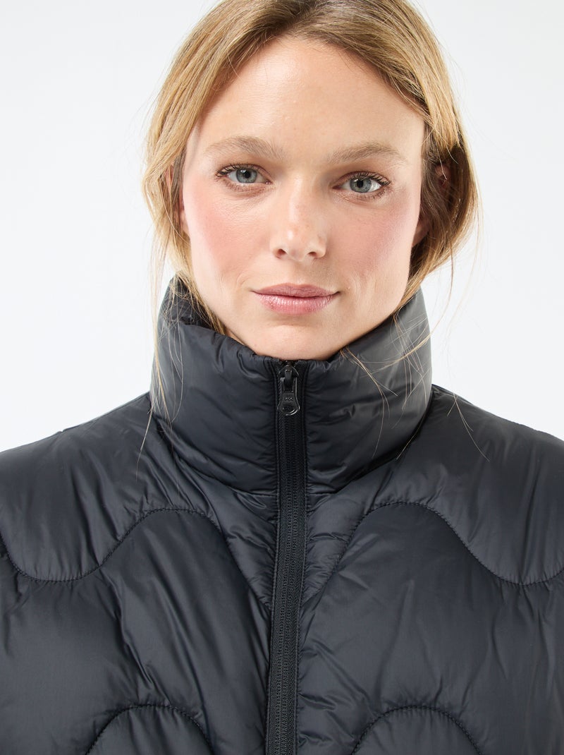 Casaco Acolchoado Curto com Gola Subida e Bolsos Forrados a Polar Preto - Kiabi