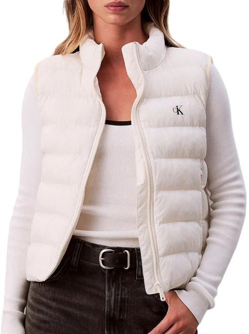 Casaco Acolchoado Leve Branco Calvin Klein Jeans para Mulher - Kiabi Casaco Acolchoado Leve Branco Calvin Klein Jeans para Mulher - Kiabi
