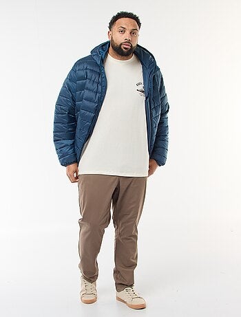 Casaco almofadado leve com capuz