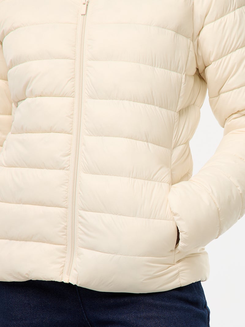 Casaco Acolchoado Leve com Capuz Liso Branco - Kiabi