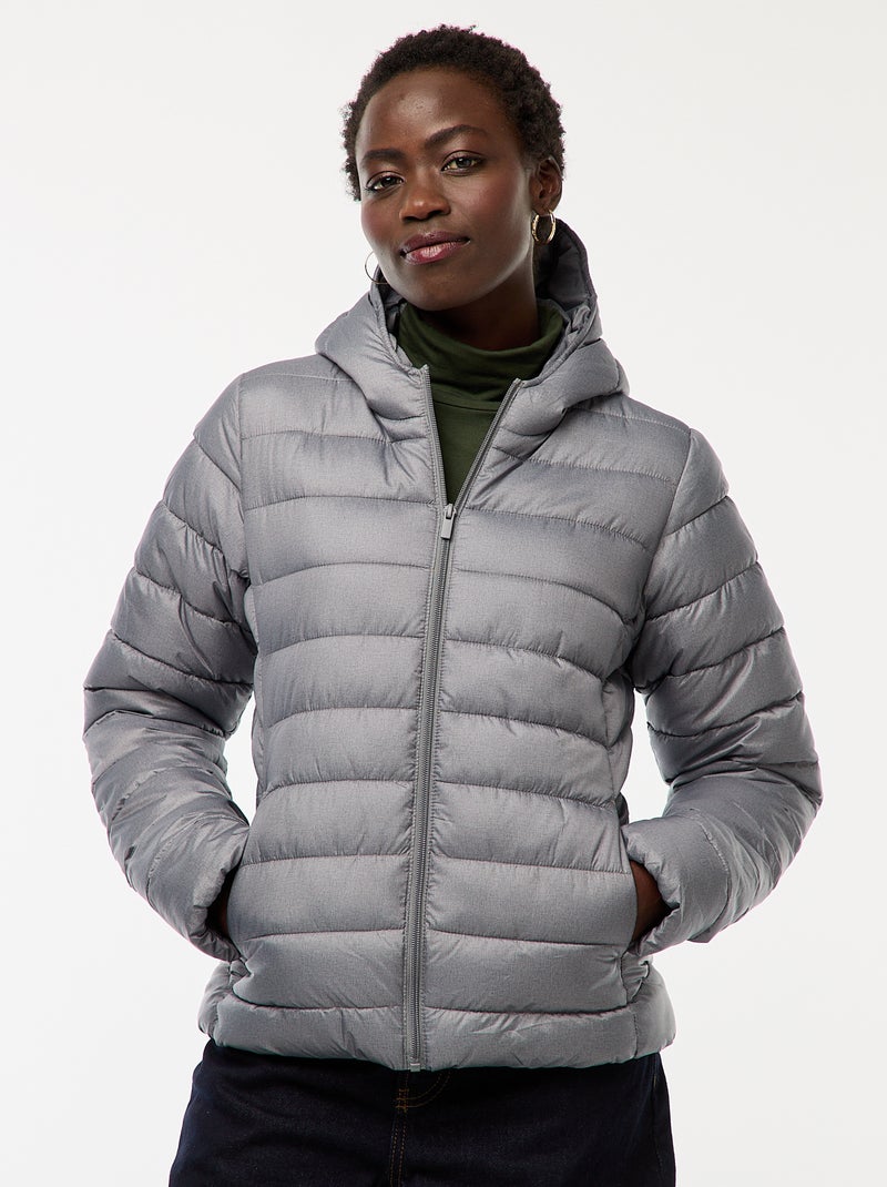 Casaco Acolchoado Leve com Capuz Liso Cinza - Kiabi