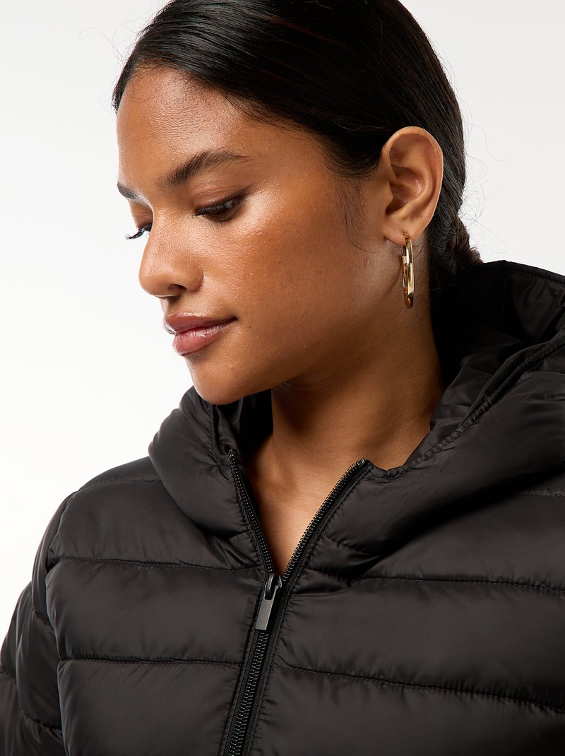 Casaco Acolchoado Leve com Capuz Liso Preto - Kiabi