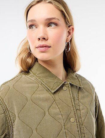 Casaco acolchoado liso com gola de camisa