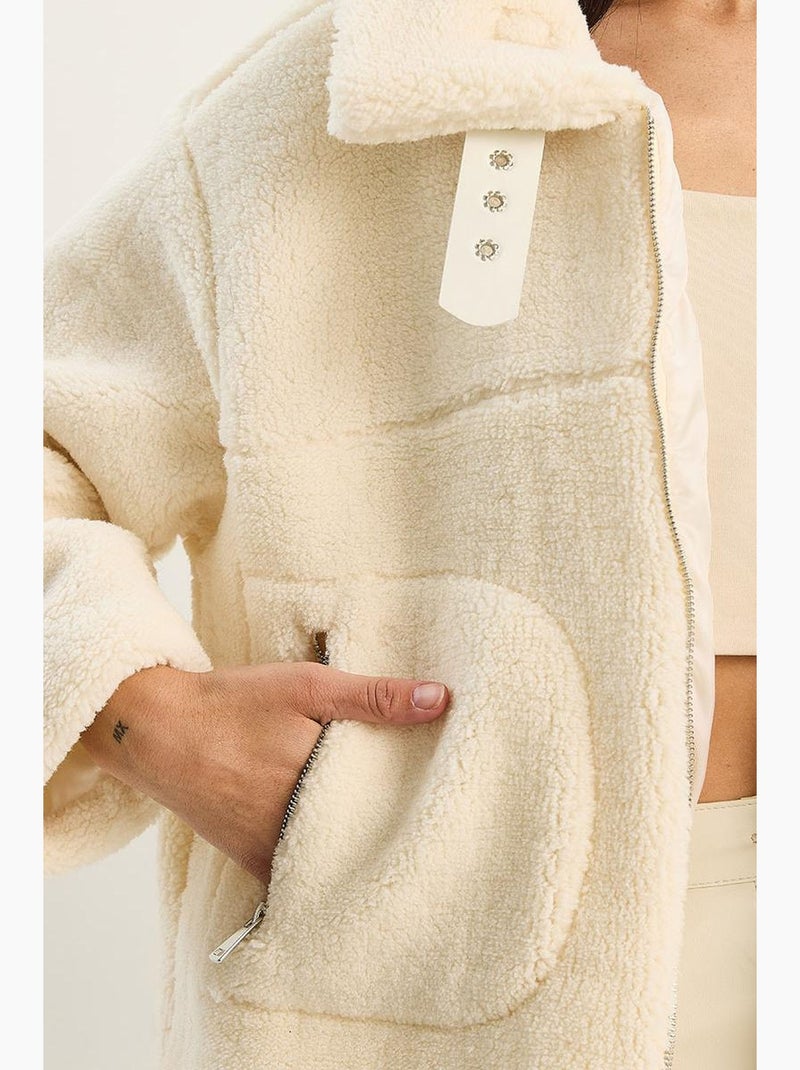 Casaco acolchoado oversize em malha felpuda com fecho de correr lucci Creme - Kiabi