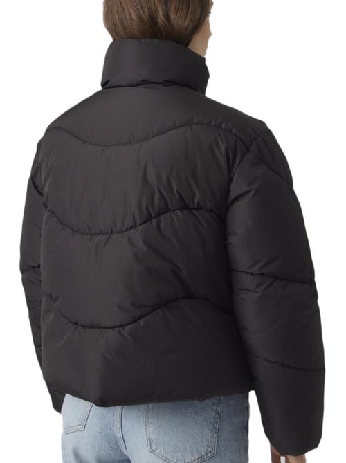 Casaco Acolchoado Preto Feminino Vero Moda Wave 10290471 - Kiabi Casaco Acolchoado Preto Feminino Vero Moda Wave 10290471 - Kiabi