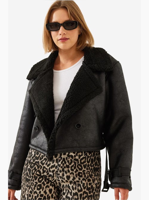 Casaco aller detail crop laminado lucci - Kiabi Casaco aller detail crop laminado lucci - Kiabi
