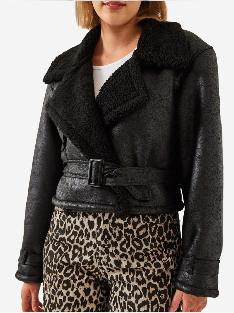 Casaco aller detail crop laminado lucci Preto - Kiabi