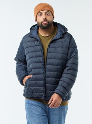 Casaco almofadado leve com capuz