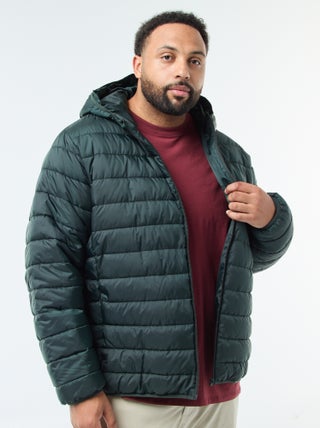 Casaco almofadado leve com capuz