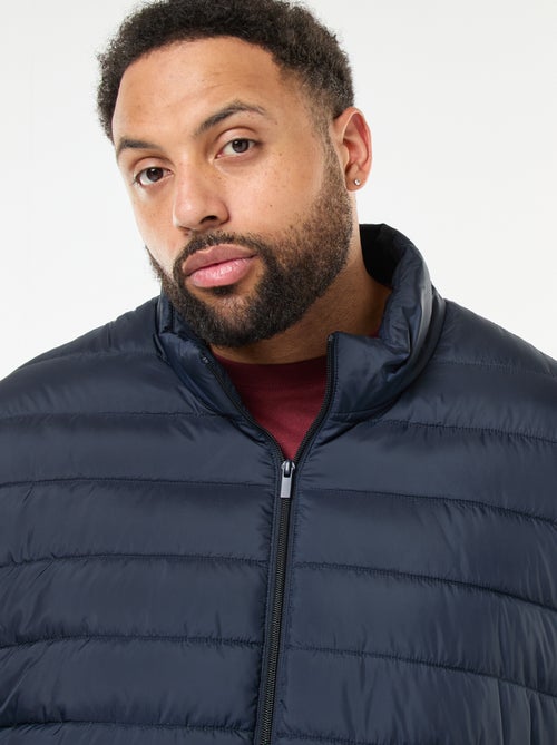 Casaco almofadado leve e liso com mangas compridas e gola alta - Kiabi