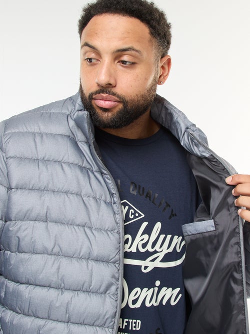 Casaco almofadado leve e liso de mangas compridas e gola alta - Kiabi