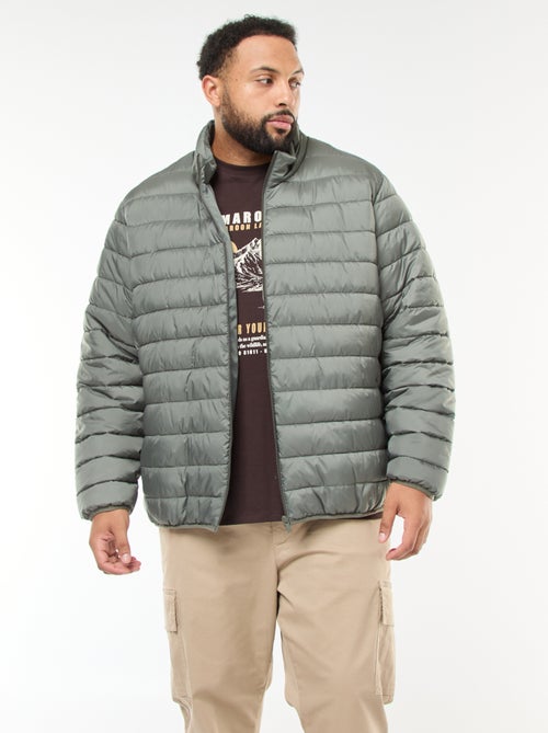 Casaco almofadado leve liso com mangas compridas e gola alta - Kiabi